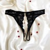 String noir avec bijou couleur aléatoire et chaîne dorée - PA05MBLK